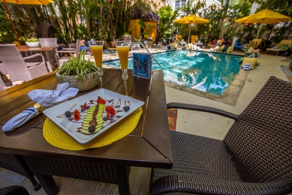 Riviera Suites Image #18
