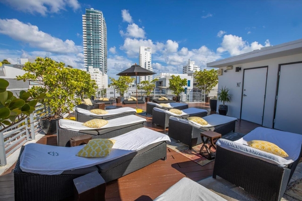 Riviera Suites Image #43