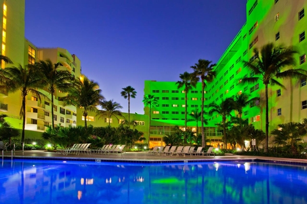 Holiday Inn Miami Beach-Oceanfront by IHG Image #7