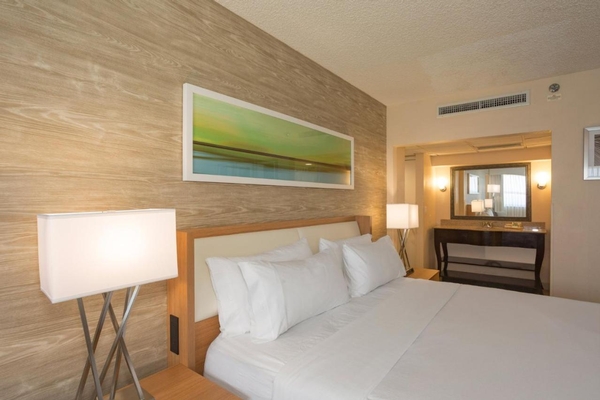 Holiday Inn Miami Beach-Oceanfront by IHG Image #15