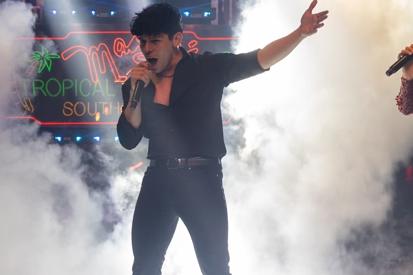 Mango's Tropical Cafe South Beach: Dinner & Show Image #4