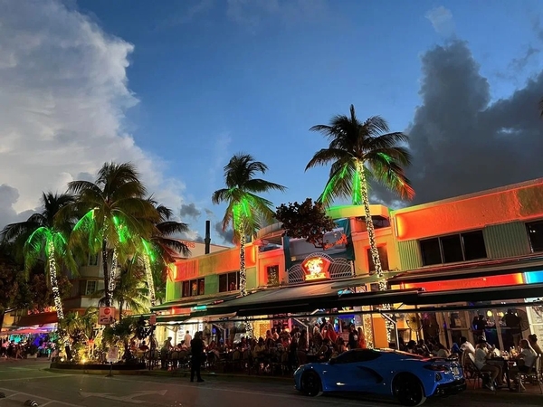 Mango's Tropical Cafe: South Beach Image #1 Mango's Tropical Cafe: South Beach Image #1